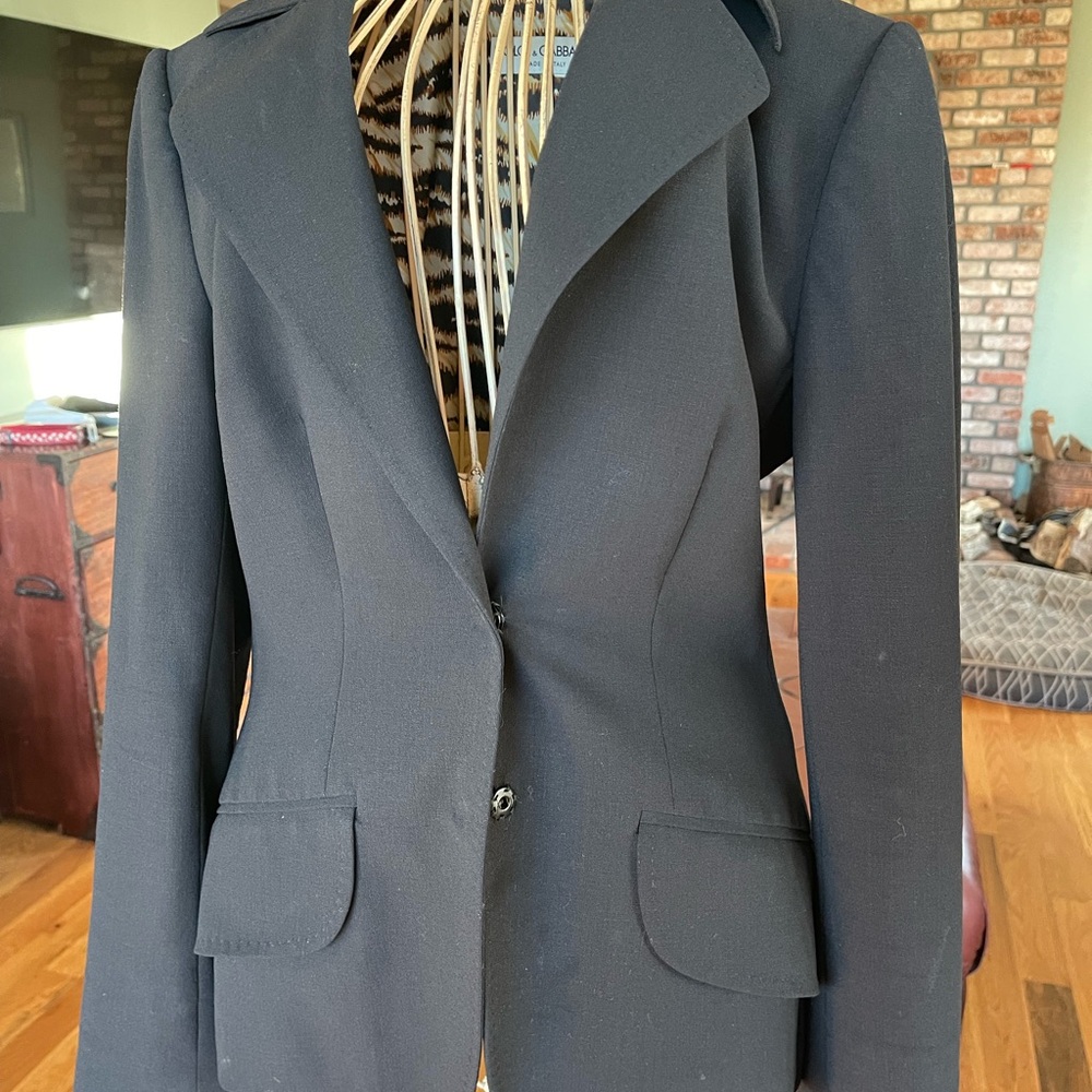 Chic Black Blazer